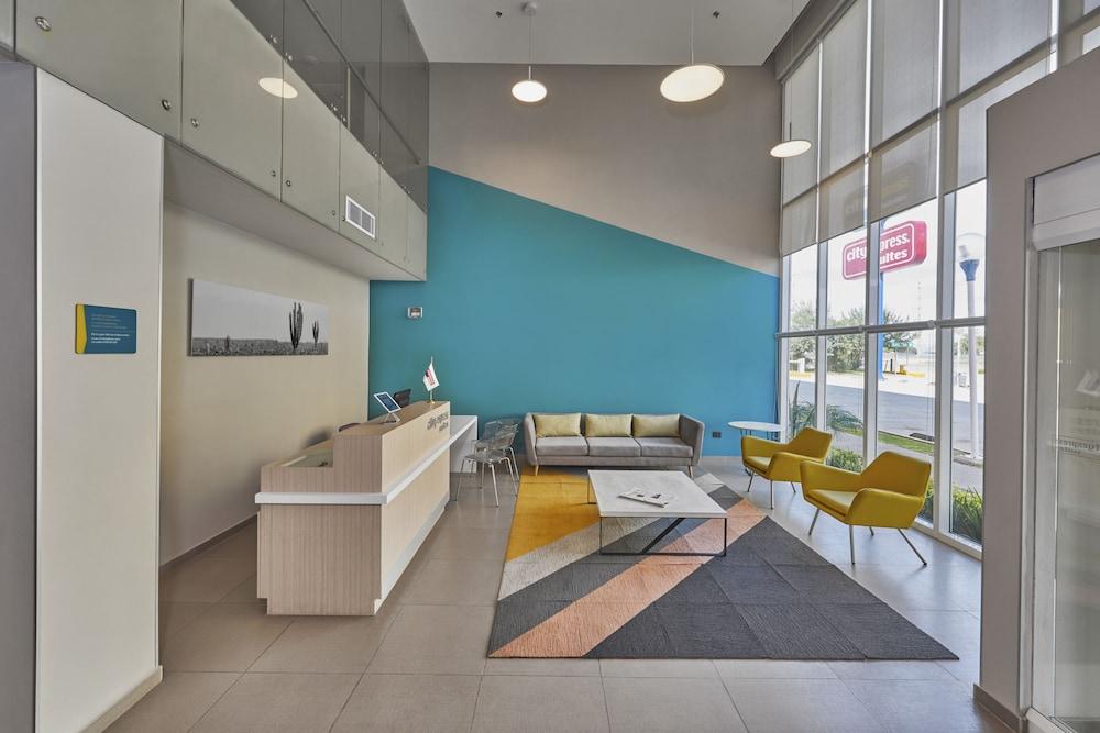 Aeropuerto Apartahotel 4*