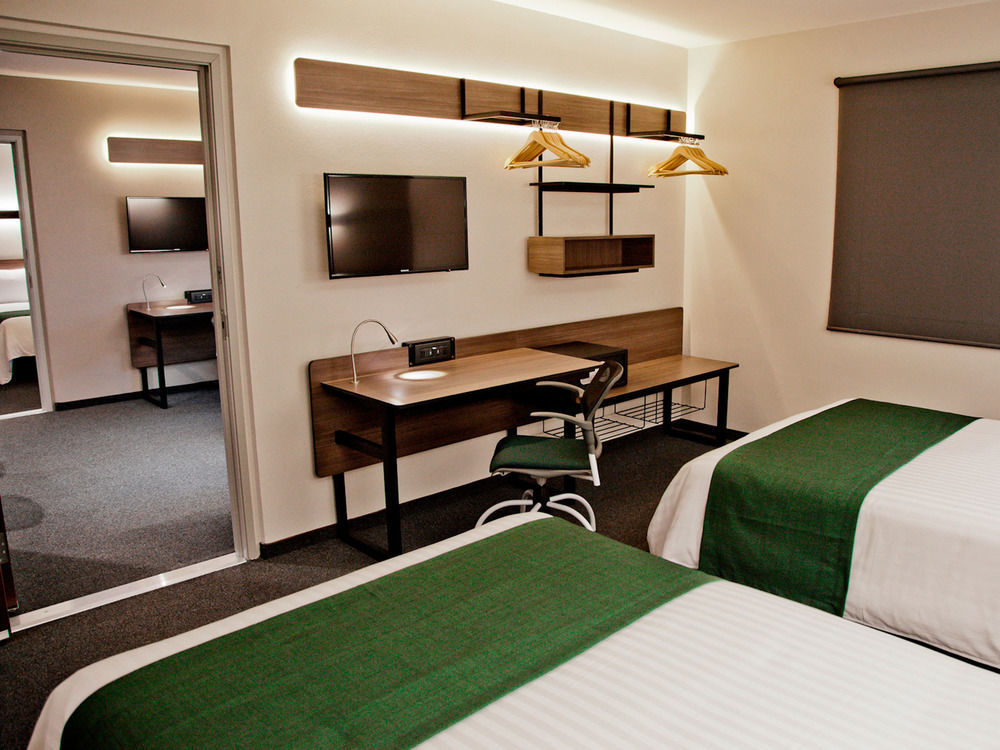 Aeropuerto Apartahotel 4*